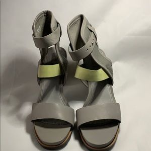 Sorel Addington Cuff Dove Zest Leather Sandal